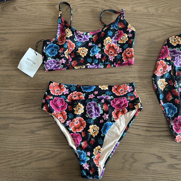 Mott50 Mommy & Me Family Matching bathing suit - Picture 3 of 7